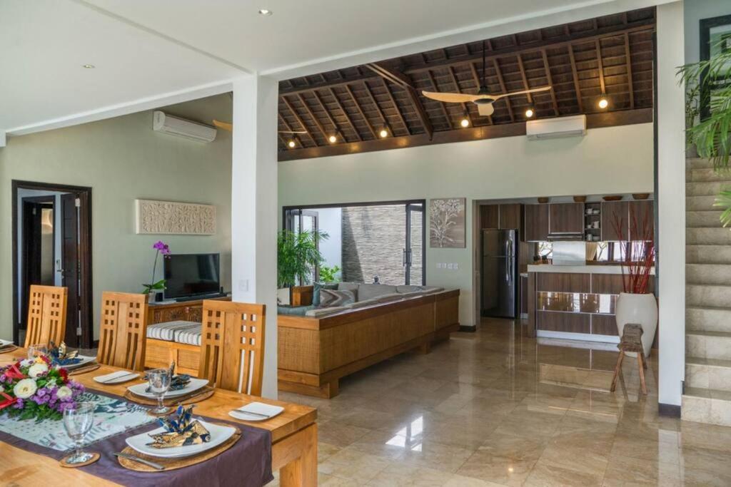 Villa Lugano Sunset Private Pool 3 Bedroom #iq19 *