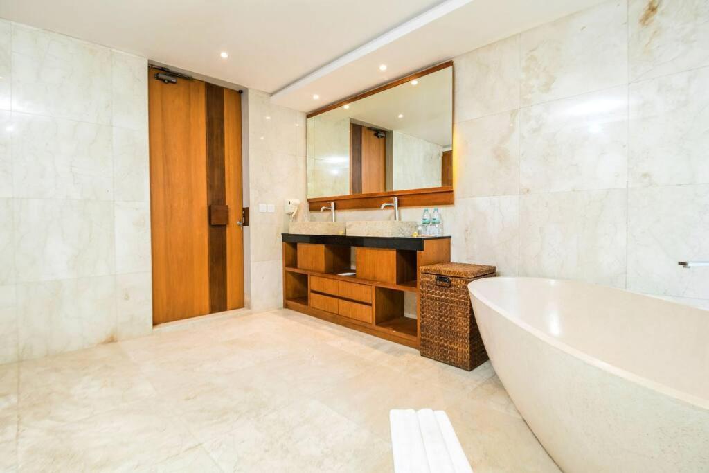 Villa Lugano Sunset Private Pool 3 Bedroom #iq19 Nusa Dua (Bali)