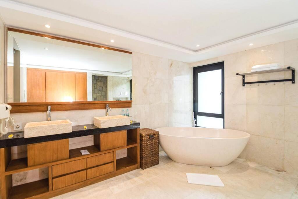 Villa Lugano Sunset Private Pool 3 Bedroom #iq19 *