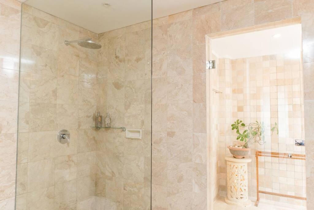 Lugano Sunset Private Pool 3 Bedroom #iq19 Villa *