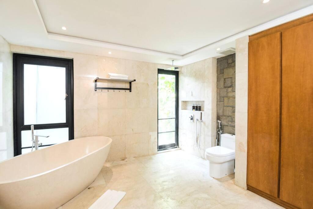 Lugano Sunset Private Pool 3 Bedroom #iq19 Villa